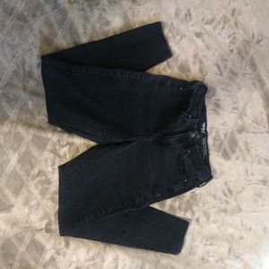 Black hight wasted skinny jeans 🌺 3 for 15 🌺